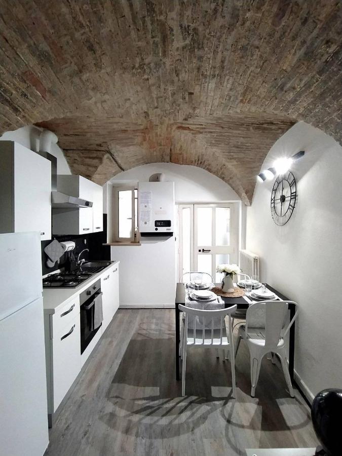 Casa In Centro Storico Vista Gran Sasso Apartment Atri Exterior photo